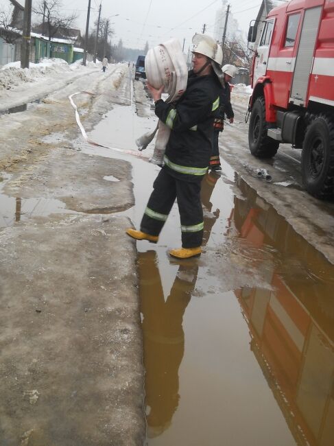 В Киеве затопило улицу: не ходили трамваи