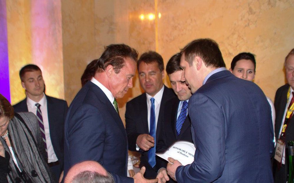 Донецкий губернатор встретился со Шварценеггером. Фото