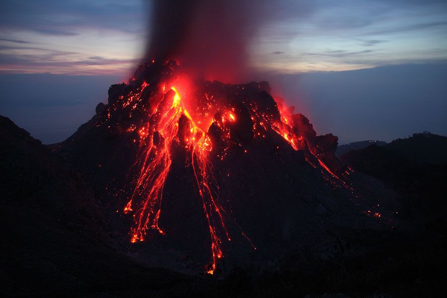 Извержение вулкана Рокатенда