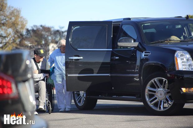 Алексей Воробьев передвигается в инвалидном кресле. Фото