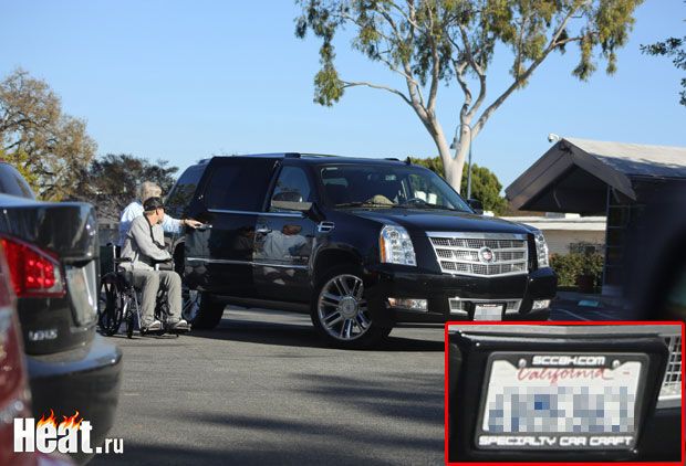 Алексей Воробьев передвигается в инвалидном кресле. Фото