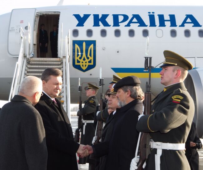 Янукович прибув з офіційним візитом до Литви 