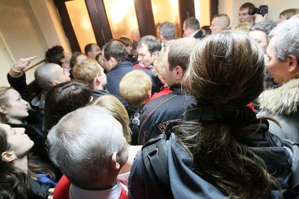 Двери в Киевсовете ломали около 200 человек - милиция