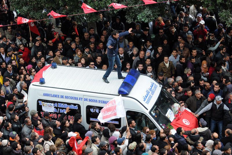 Туніс лихоманить після вбивства лідера опозиції. Відео