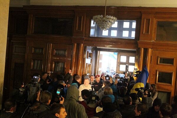 Депутатов Киевсовета не пускают в сессионный зал
