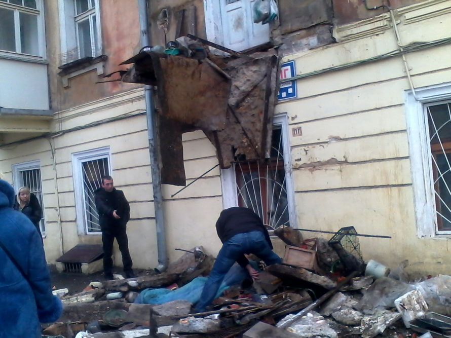 В центре Одессы обрушился балкон вместе с хозяйкой