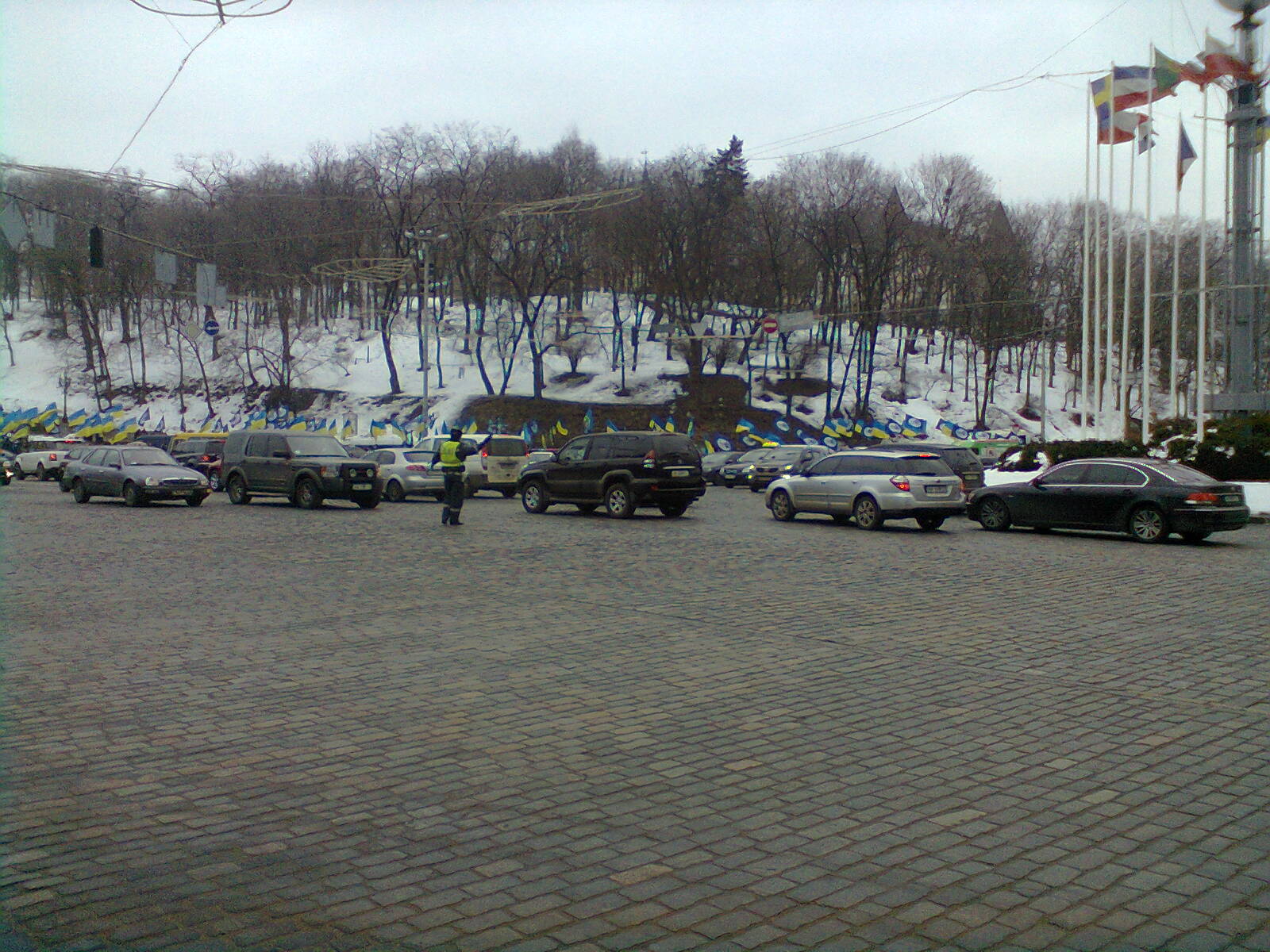 Возле Украинского дома собирается митинг протеста