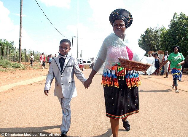 В ЮАР школьник женился на 61-летней многодетной матери