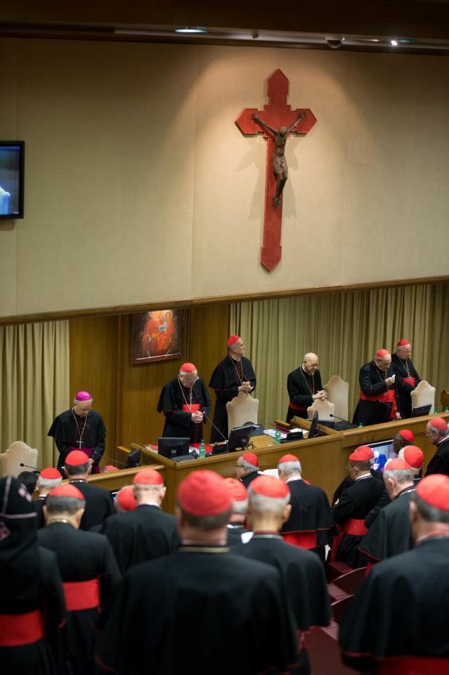 У Ватикані чекають "перший дим" з труби Сікстинської капели