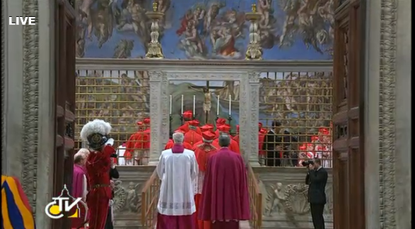 В Ватикане начался конклав