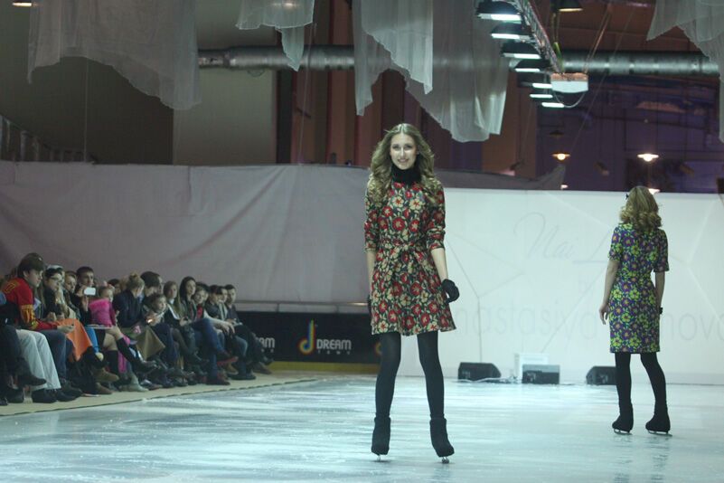 У Києві пройшов показ мод на ковзанах