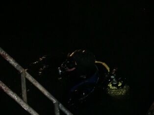 В Севастополе на полном ходу в море упал Mitsubishi Pajero. Фото