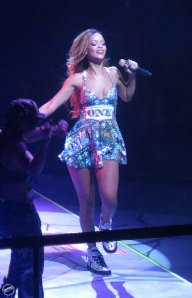 Рианна дала первый концерт в рамках тура Diamonds. Фото
