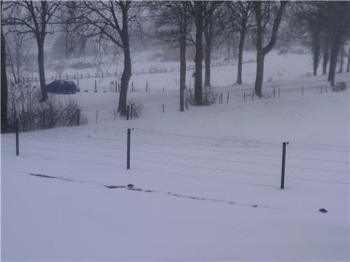 Из-за снегопада в Бельгии образовались 200-километровые пробки
