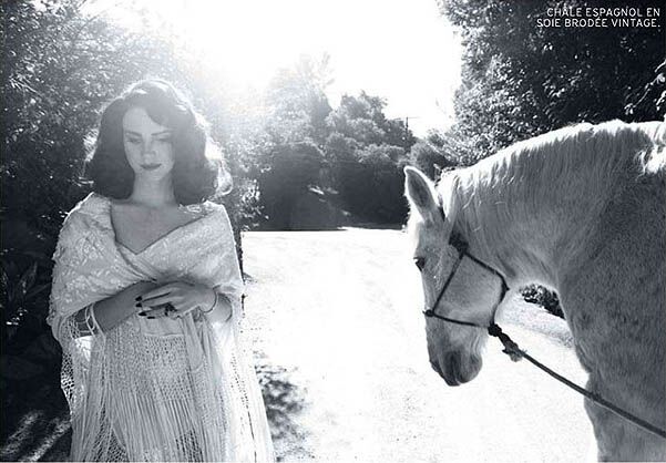 Дель Рей вписалась в итальянский стиль для L'officiel. Фото