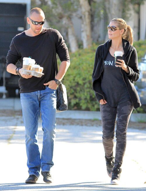 Хайди Клум веселится с детьми на пляже. Фото