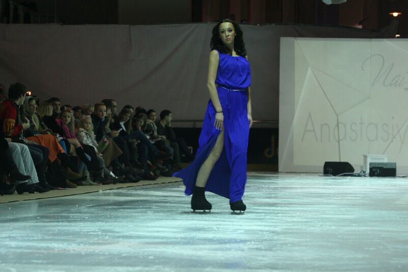 У Києві пройшов показ мод на ковзанах