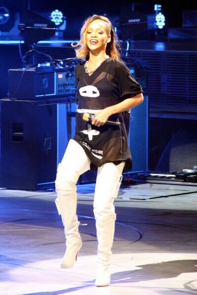 Рианна дала первый концерт в рамках тура Diamonds. Фото