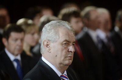 Президент Чехії одягнув краватку з російським триколором. Фото