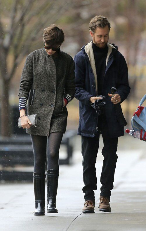 Хэтэуэй и Шульман решили позавтракать вне дома. Фото