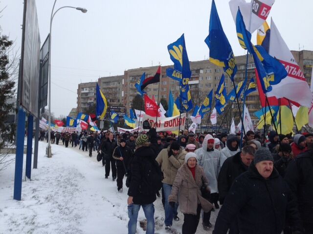 Опозиція нарахувала в Ужгороді 3 тис. "повстанців"