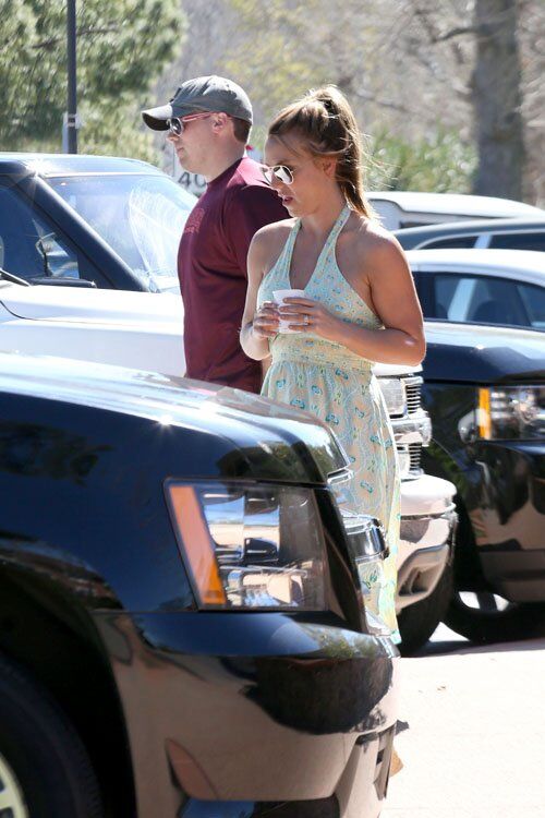 Бритни Спирс сияет в компании нового бойфренда. Фото