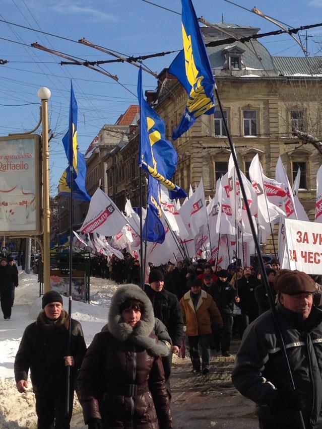 Оппозиция насчитала 10 тыс. "повстанцев" во Львове