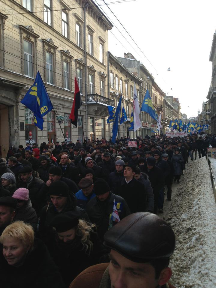 Опозиція нарахувала 10 тис. "повстанців" у Львові