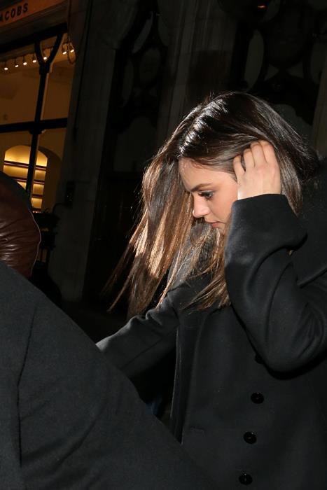 Катчеру не удалось скрыть свидание с Кунис. Фото