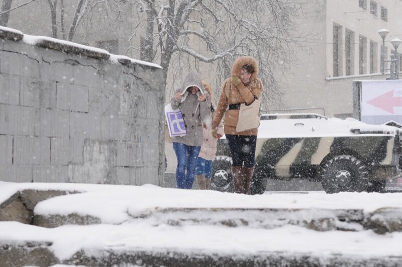 Київ засипало снігом