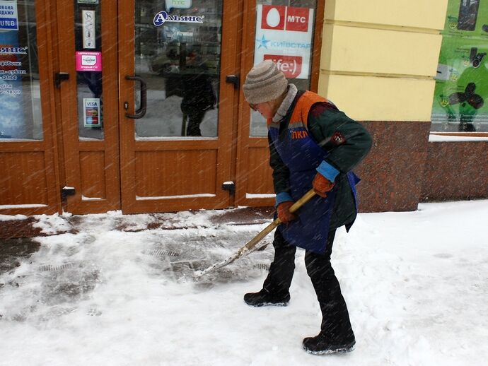 Негода паралізувала три західні області України