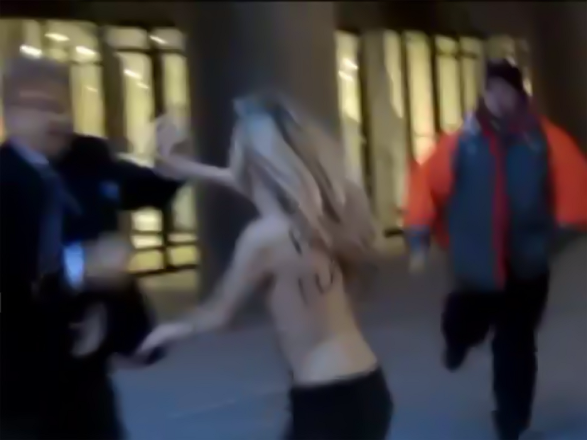 FEMEN отомстили евродепутату за украинских проституток. Фото. Видео