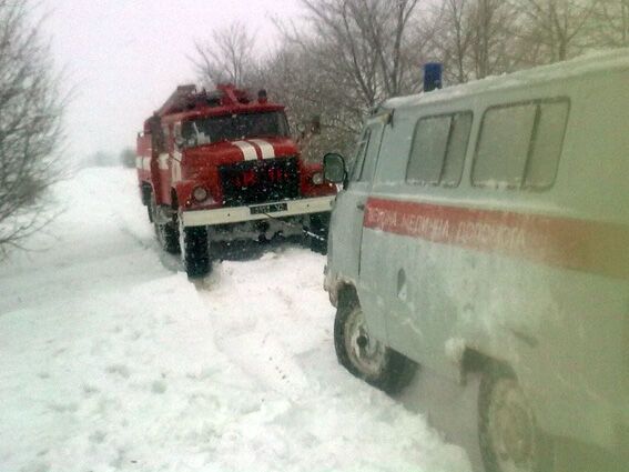 Снігопад завалив проїзд до майже 500 населеним пунктам