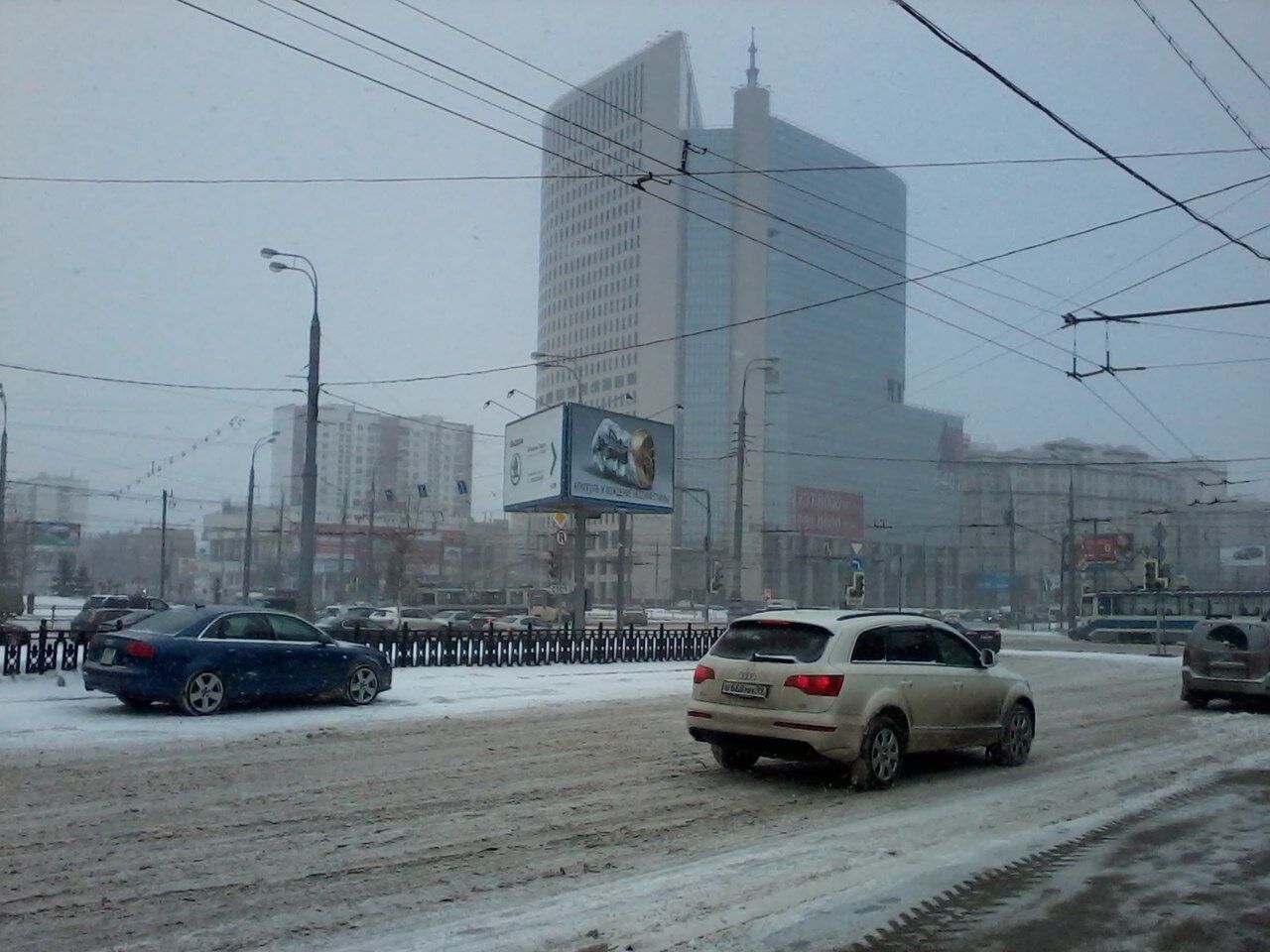 Стихия, парализовавшая Киев, добралась до Москвы. Фото