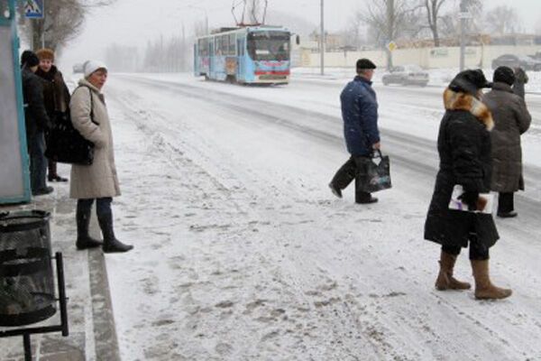 Поезд Hyundai отправился из Донецка с опозданием 