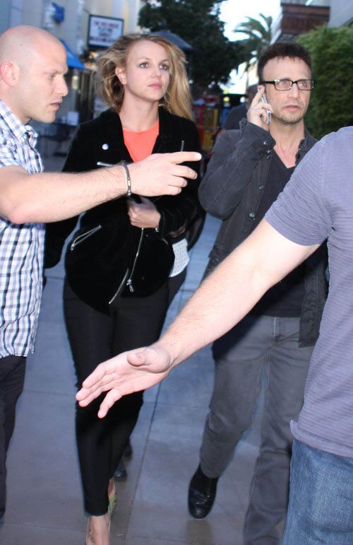 Спирс забыла расчесаться перед свиданием. Фото