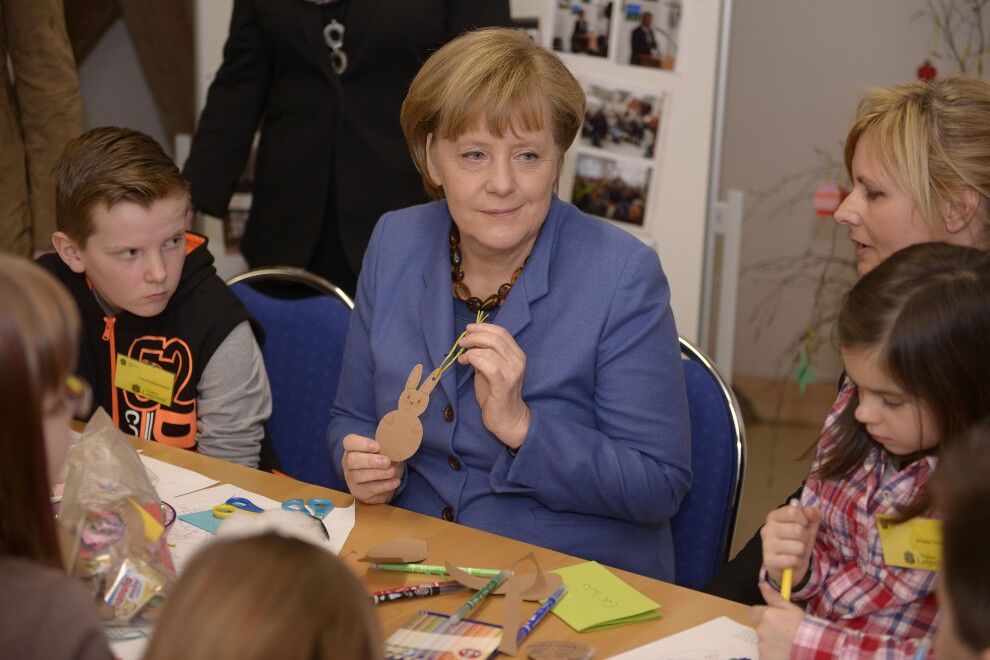 Меркель засіла за в'язання