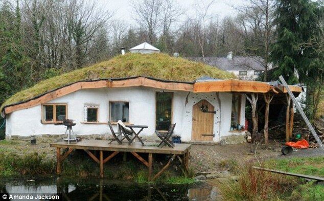 Британцы построили себе домик как у хоббитов.Фото