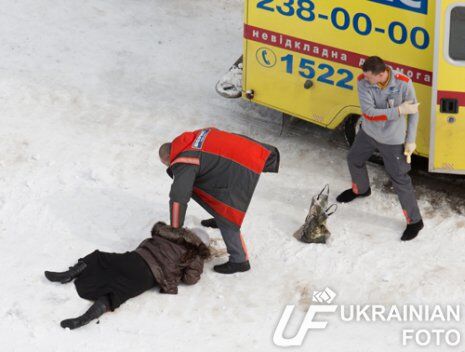 В Киеве трактор, убирая снег, убил пешехода. Фото