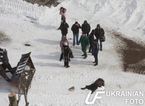 В Киеве трактор, убирая снег, убил пешехода. Фото