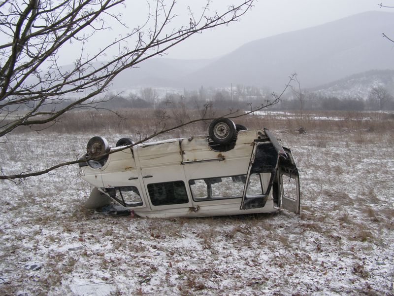 На Закарпатье перевернулся автобус с людьми