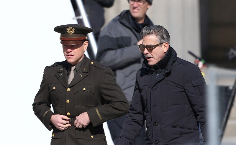 Джордж Клуни вывел на площадку "Людей-памятников"