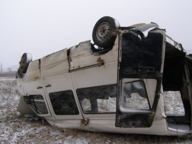 На Закарпатье перевернулся автобус с людьми
