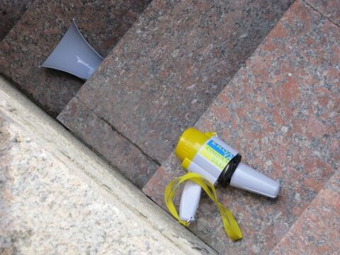 У Хмельницькому побилися свободівці і регіонали. Відео