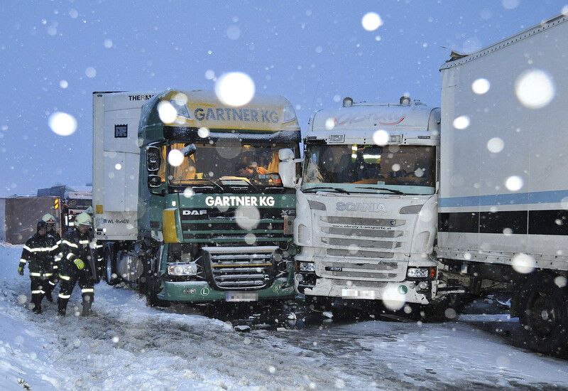 Австрія страждає від снігу, як і Україна. Відео