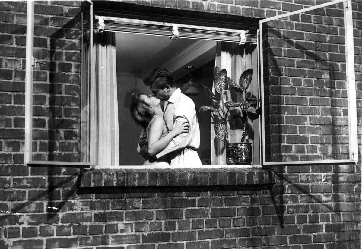 "Окно во двор": из 2013 в 1954