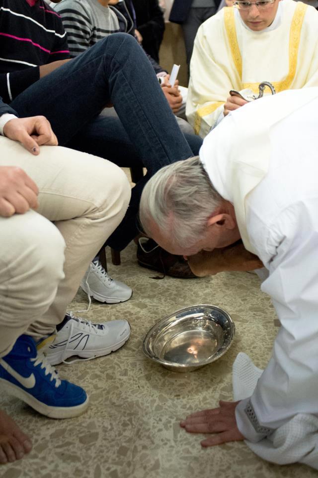 Злочинці з Лос-Анджелеса попросили Папу помити їм ноги