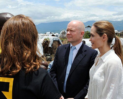 Анджелина Джоли опровергла слухи о тайной свадьбе. Фото