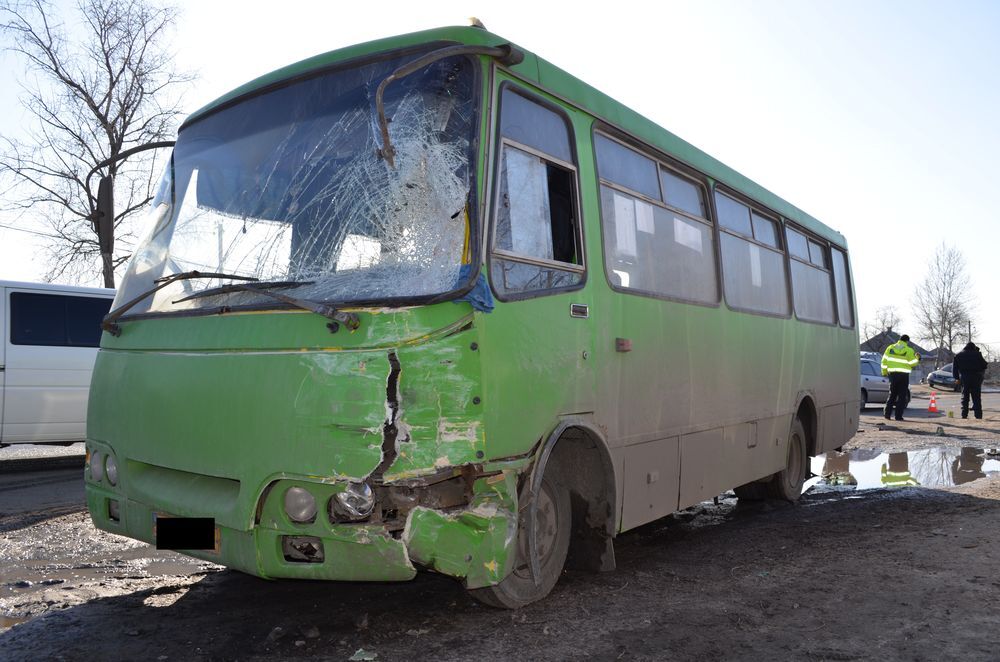 На Харьковщине столкнулись автобусы: есть жертвы. Обновлено