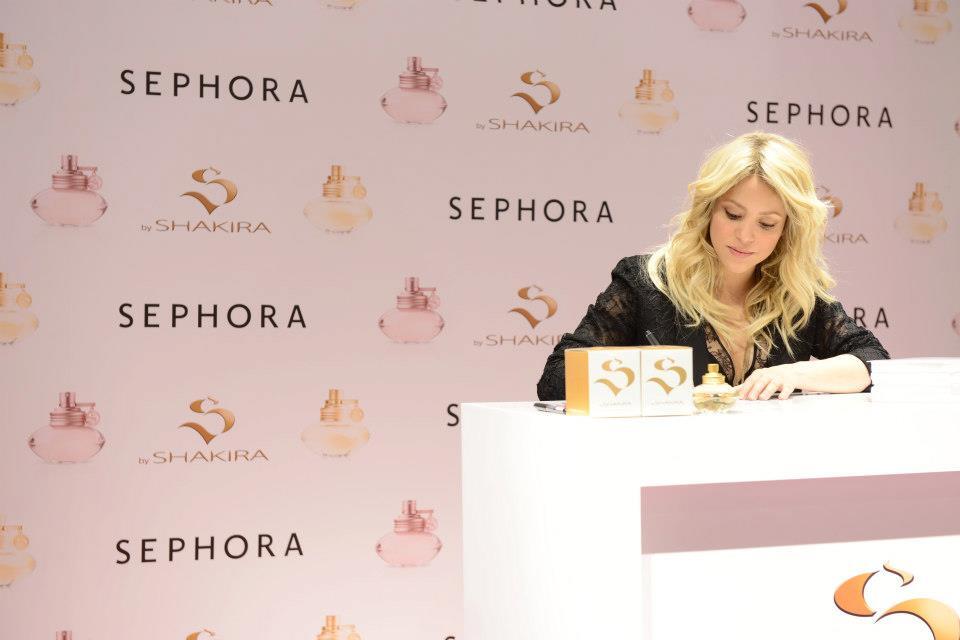 Шакира презентовала новый парфюм в Париже. Фото 
